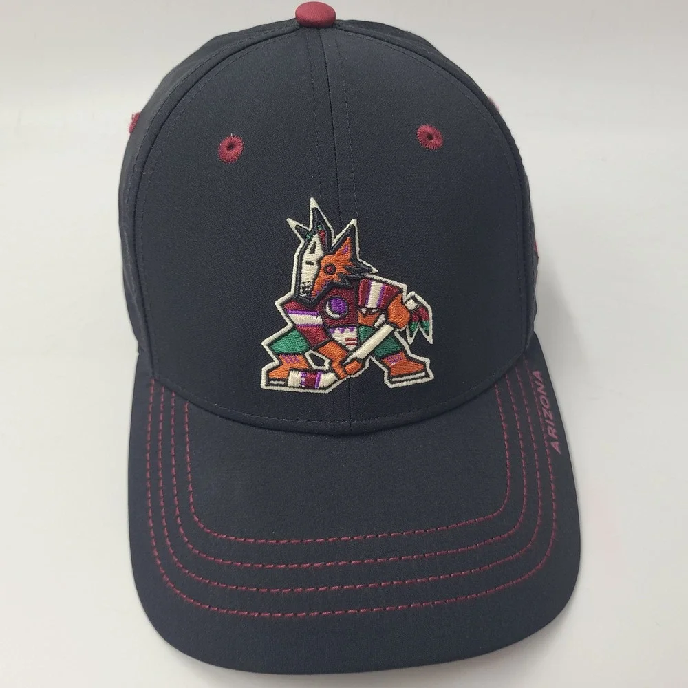 Arizona Coyotes Hat Fitted S-M Fanatics Black‎ NHL Hockey Kachina Phoenix Men